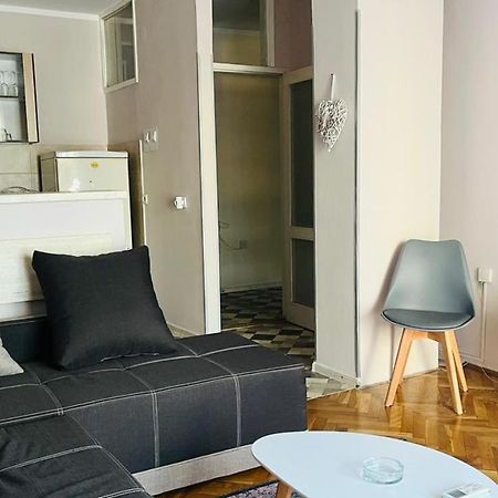 Majdini Clock Tower Apartman 포드고리차 외부 사진