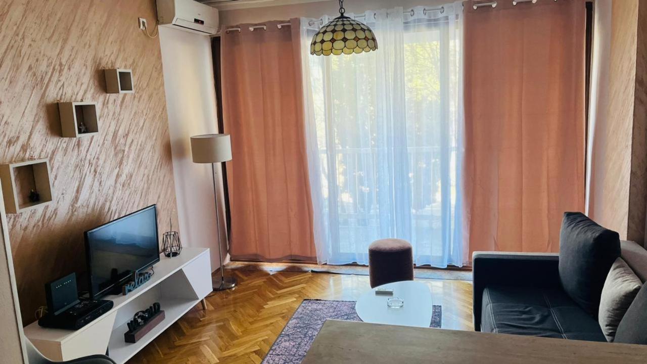 Majdini Clock Tower Apartman 포드고리차 외부 사진