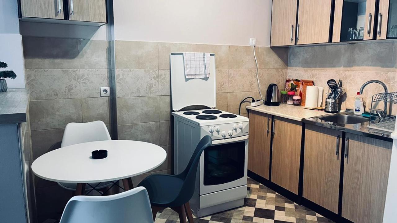 Majdini Clock Tower Apartman 포드고리차 외부 사진